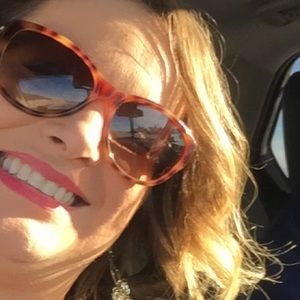 Meet your Posher, Angie